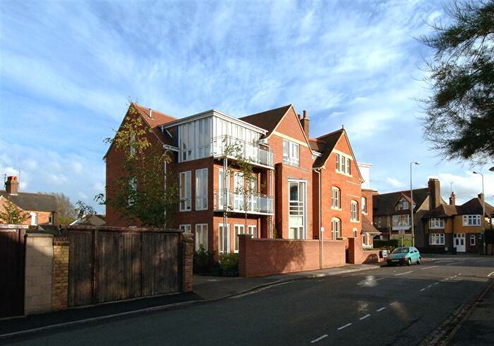 5 Bedroom Flat To Rent In Wyvill Cou Botley RoadOxfordOxon, RT92