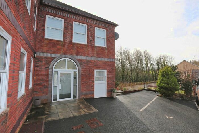 2 Bedroom Flat For Sale In Mill Lane, Wiveliscombe, Taunton, TA4