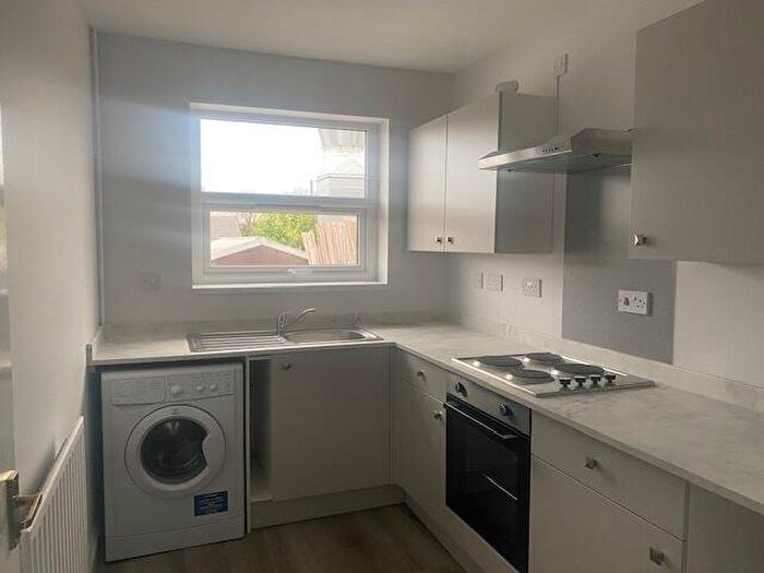 2 Bedroom Apartment To Rent In West Street, Fareham, PO16