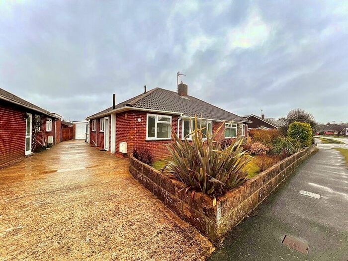 2 Bedroom Semi-Detached Bungalow To Rent In Queens Crescent, Fareham, PO14