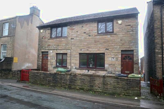 2 Bedroom Apartment To Rent In Nabcroft Lane, Crosland Moor, Huddersfield, HD4