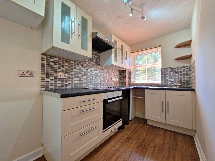 1 Bedroom End Of Terrace House To Rent In Waltham Gardens, Banbury, Oxon, OX16