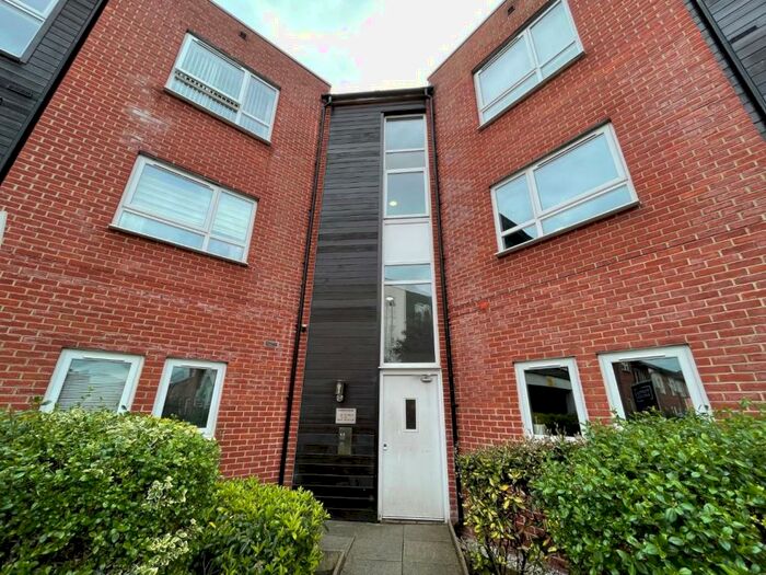 1 Bedroom Apartment To Rent In Georgia Avenue, West Didsbury, M20