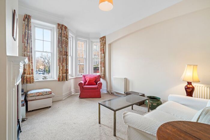 1 Bedroom Flat For Sale In Elm Park Mansions, Chelsea, SW10