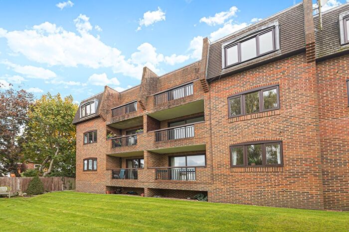 2 Bedroom Flat To Rent In Romley Court, Morley Road, Farnham, GU9
