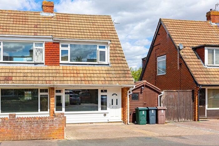 2 Bedroom Semi-Detached House For Sale In The Rise, Ashford, TN23