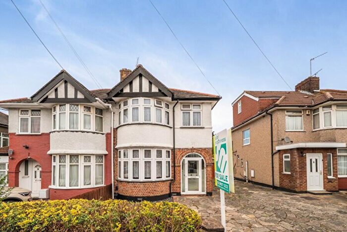 3 Bedroom Semi Detached House For Sale In Rugby Road, Kingsbury, NW9