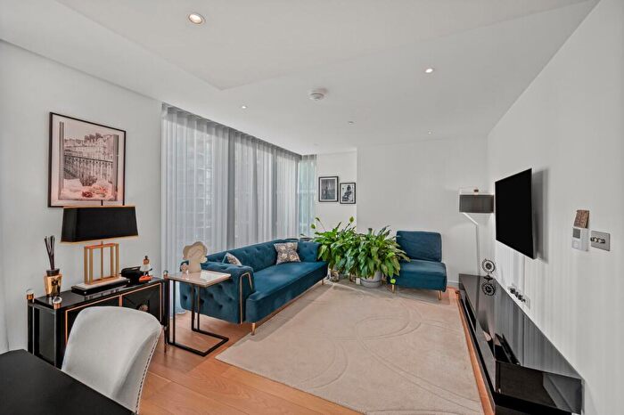 2 Bedroom Flat For Sale In Landmark Pinnacle, Marsh Wall, E14