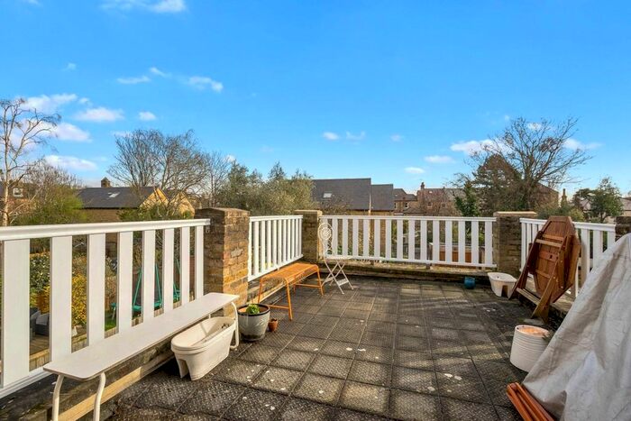 2 Bedroom Flat To Rent In Aubrey Road, London, N8