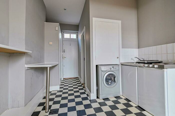 Studio To Rent In Oldridge Road, Balham, London, SW12