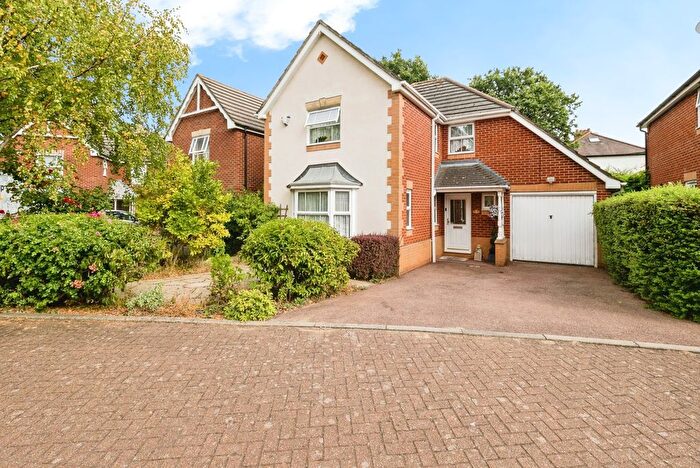 4 Bedroom Detached House For Sale In Catherine Close, Loughton, Essex, IG10