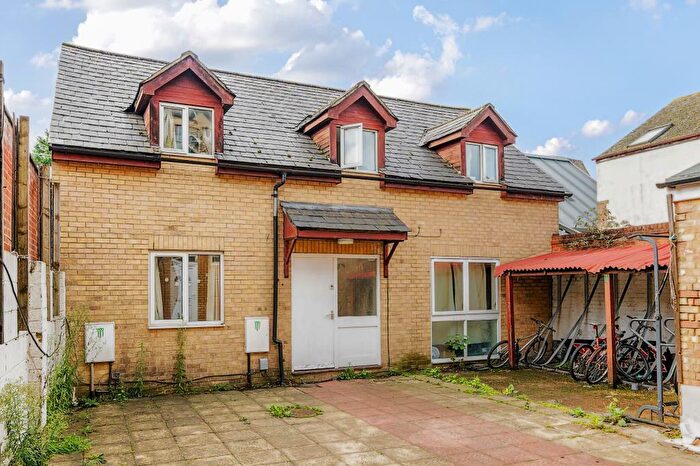 5 Bedroom Maisonette To Rent In Cowley Road, Student Bedroom, OX4
