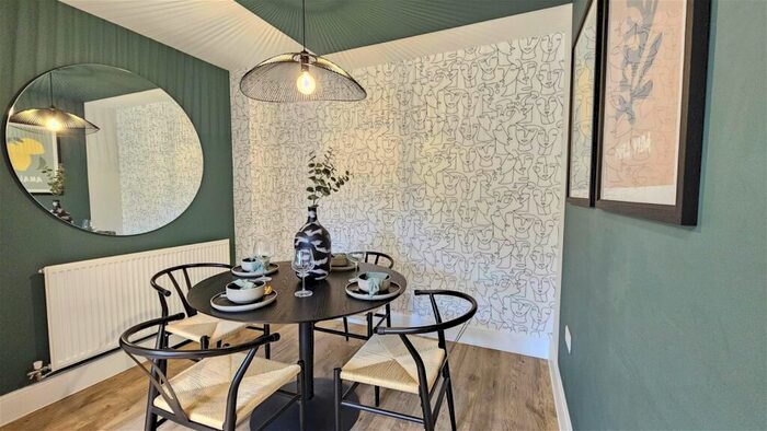 3 Bedroom Semi-Detached House For Sale In Woodlark Place, Greenham Road, Newbury, RG14