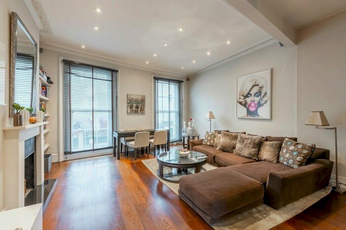 3 Bedroom Property To Rent In Walton Street, Knightsbridge, SW3