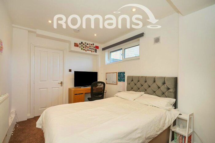 6 Bedroom Detached House To Rent In The Hollow, BA2