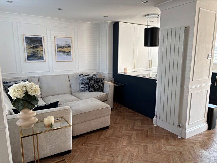 3 Bedroom Terraced House To Rent In Southview Road, Loughton, IG10