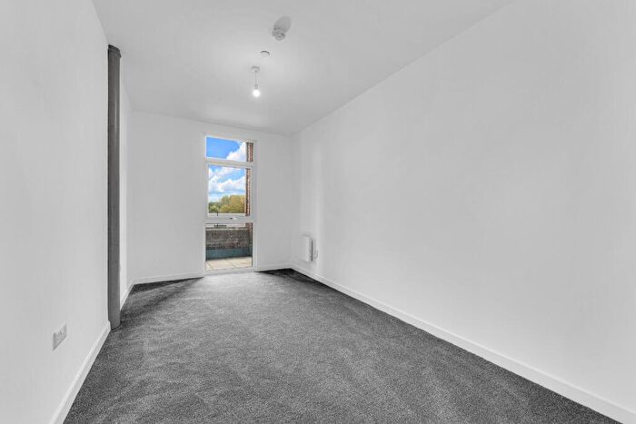 2 Bedroom Flat To Rent In Cotton Gardens, Bolton, Greater Manchester, BL1