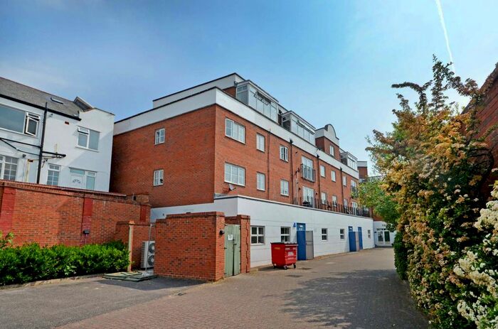 1 Bedroom Flat To Rent In Heath Road, Twickenham, TW1
