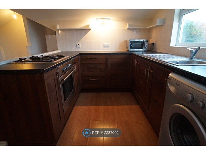 2 Bedroom Flat To Rent In William Street, Reading, RG1