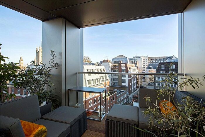 3 Bedroom Flat To Rent In The Courthouse, Horseferry Road, Westminster, London, SW1P