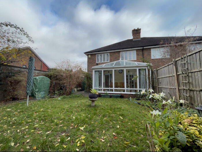 4 Bedroom End Of Terrace House To Rent In Tudor Road, BR3