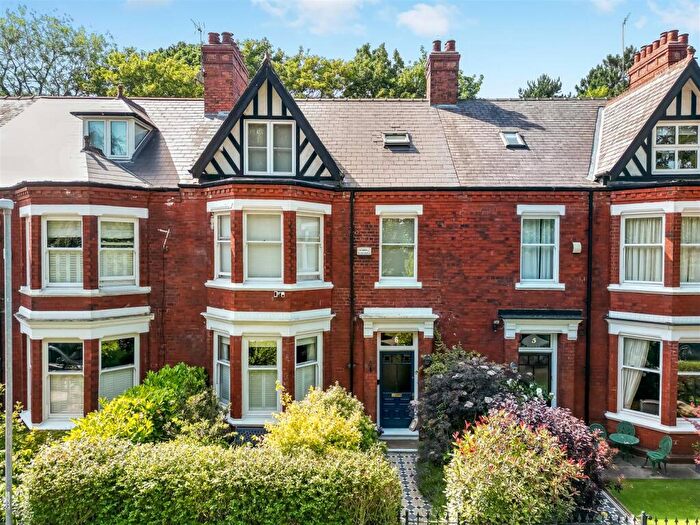 6 Bedroom Town House For Sale In Southend Avenue, Darlington, DL3