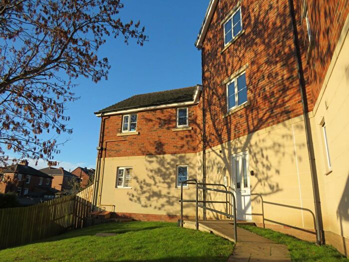 2 Bedroom Flat To Rent In Westfield Street, Heckmondwike, WF16