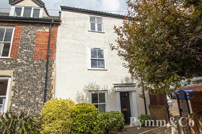 3 Bedroom End Terrace House For Sale In Stonemasons Court, Norwich, NR3