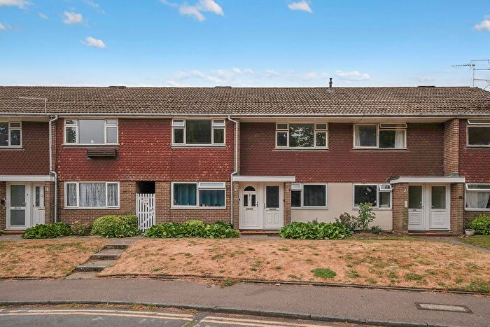 2 Bedroom Maisonette For Sale In Windfield, Leatherhead, Surrey, KT22