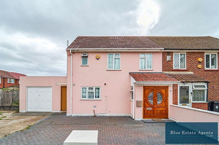 5 Bedroom Semi Detached House For Sale In Brabazon Road, Hounslow, TW5