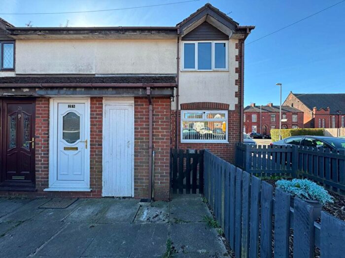 1 Bedroom Flat To Rent In Boston Street, Hathershaw, OL8