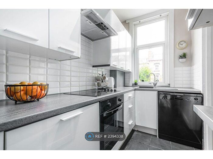 4 Bedroom Terraced House To Rent In Haddon Place, Leeds, LS4