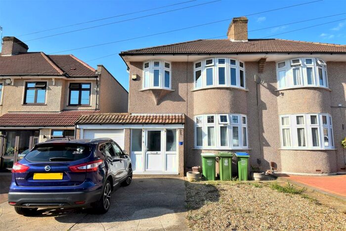 3 Bedroom Semi-Detached House To Rent In Barrington Road, Bexleyheath, DA7