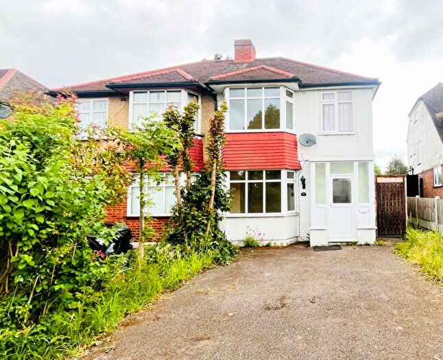 3 Bedroom Semi-Detached House To Rent In Brentwood Road, Romford, RM1