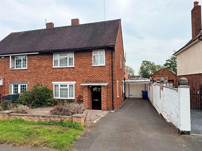 4 Bedroom Semi-Detached House For Sale In Shenstone Avenue, Stourbridge, DY8