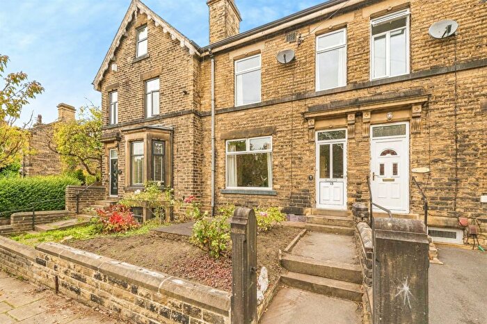 3 Bedroom Terraced House For Sale In Northfield Place, Dewsbury, WF13