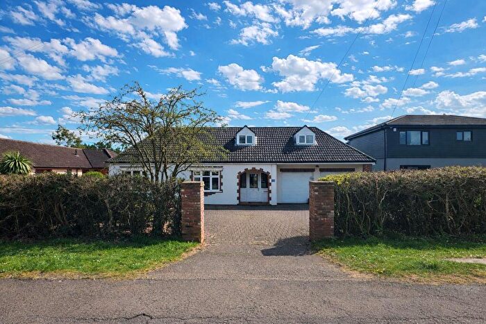 5 Bedroom Detached Bungalow For Sale In Avenue Road, Rushden, NN10