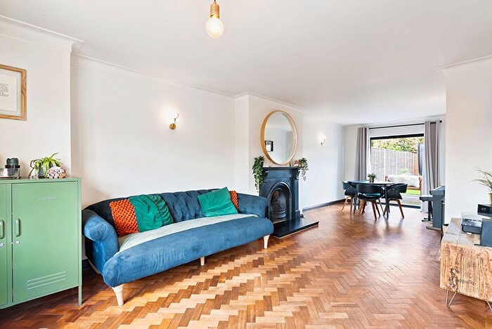 3 Bedroom Semi-Detached House For Sale In Sheep Walk, Shepperton, TW17