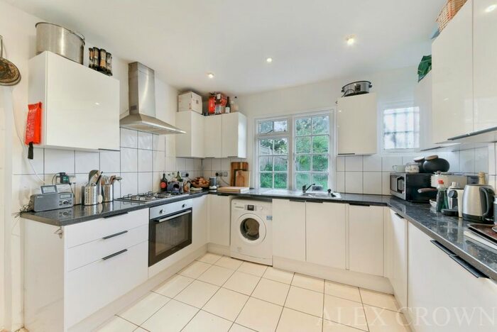 6 Bedroom Semi-Detached House To Rent In Wolseley Road, London, N8