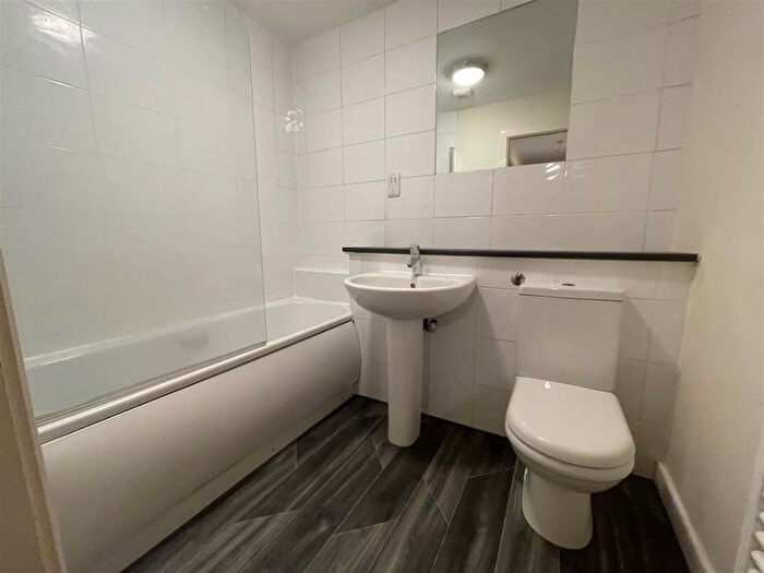 1 Bedroom Flat To Rent In Dunlop Street, Warrington, WA4
