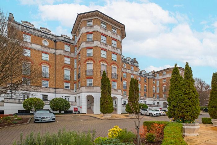 3 Bedroom Flat For Sale In Chapman Square, London, SW19