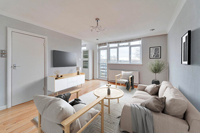 2 Bedroom Apartment To Rent In Haverstock Hill, Belsize Park, London, NW3