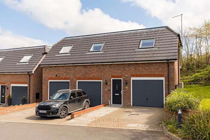 2 Bedroom Coach House For Sale In Sopers, Turners Hill, RH10