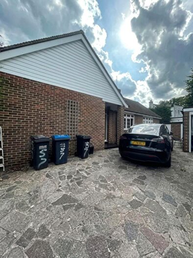 3 Bedroom Detached Bungalow To Rent In Hillcrest Road, Purley, CR8
