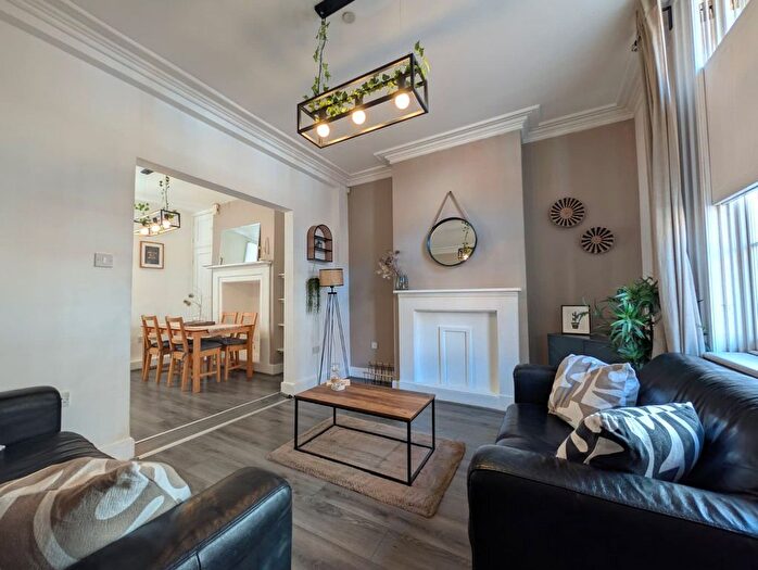 2 Bedroom Terraced House To Rent In Albion Street, Birmingham, B1