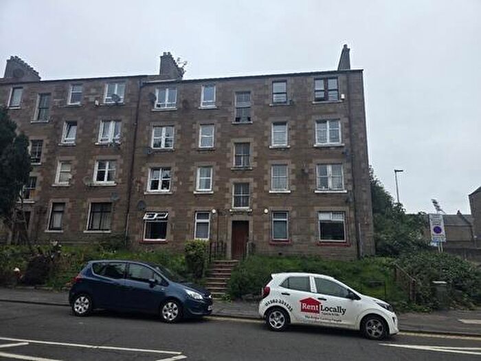 2 Bedroom Flat To Rent In Dens Road, Dundee, DD3