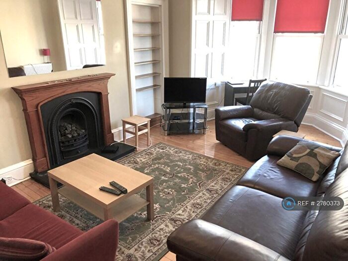 5 Bedroom Flat To Rent In Polwarth Crescent, Edinburgh, EH11