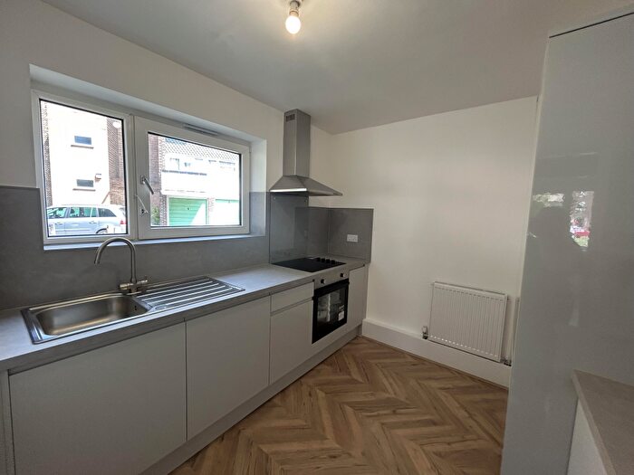 1 Bedroom Flat To Rent In Sheephouse Way, New Malden, KT3