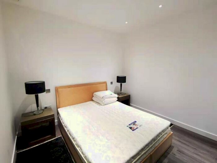 Apartment To Rent In Meranti House, Goodman's Field, E1
