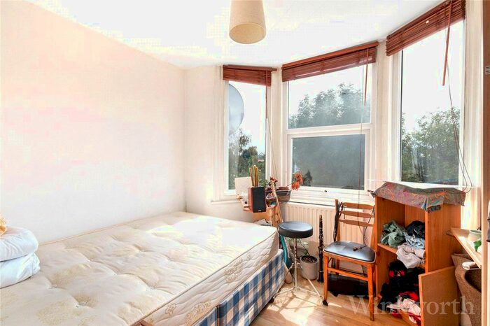 1 Bedroom Flat To Rent In Drakefell Road, New Cross, London, SE14